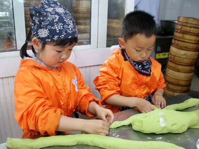 清明時(shí)節(jié)，手作青團(tuán) 一場舌尖上的春意傳承